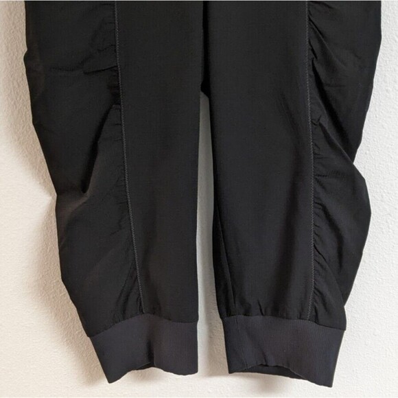 Wmn's ATHLETA Black Cropped Dance Studio Nylon Stretch Drawstring Waist Pants 2 - Picture 5 of 11